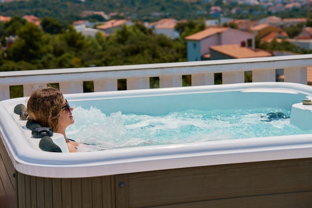 hot tub seating layout